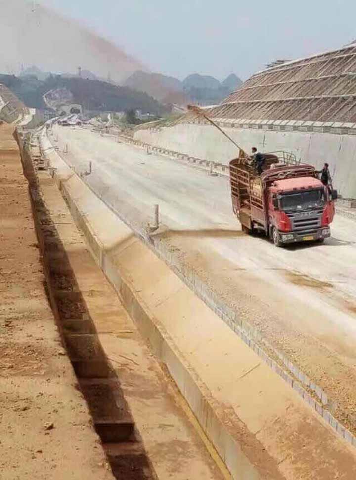 客土噴播機(jī)施工圖1 客土噴播機(jī)施工圖1