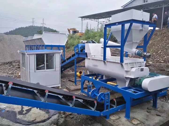 穩(wěn)定土拌合站施工現(xiàn)場(chǎng)圖1 穩(wěn)定土拌合站施工現(xiàn)場(chǎng)圖1