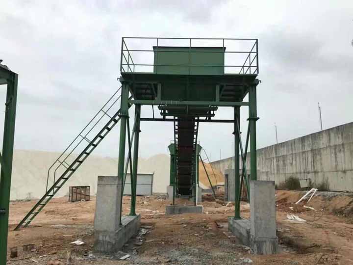 穩(wěn)定土拌合站施工現(xiàn)場(chǎng)圖11 穩(wěn)定土拌合站施工現(xiàn)場(chǎng)圖11